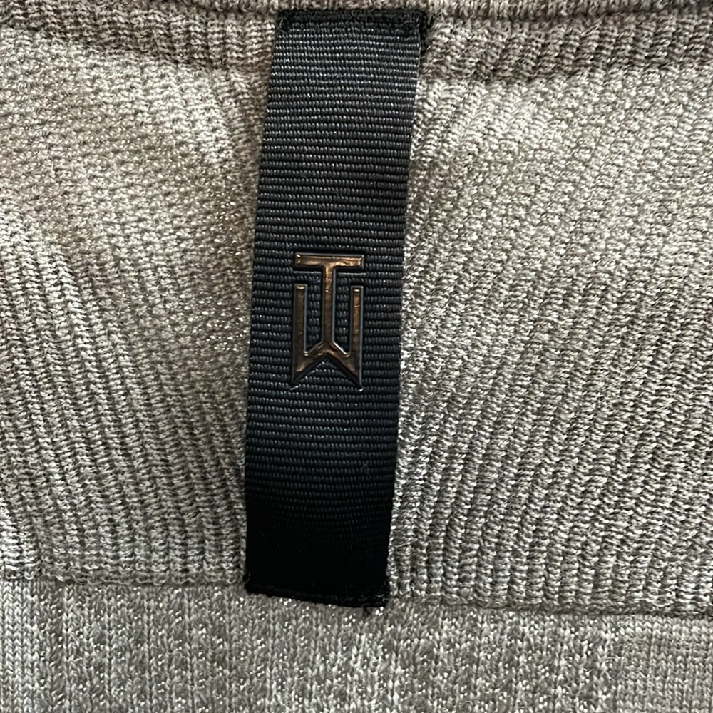 Nike Golf Tiger Woods Sweater - Picture 7 of 7